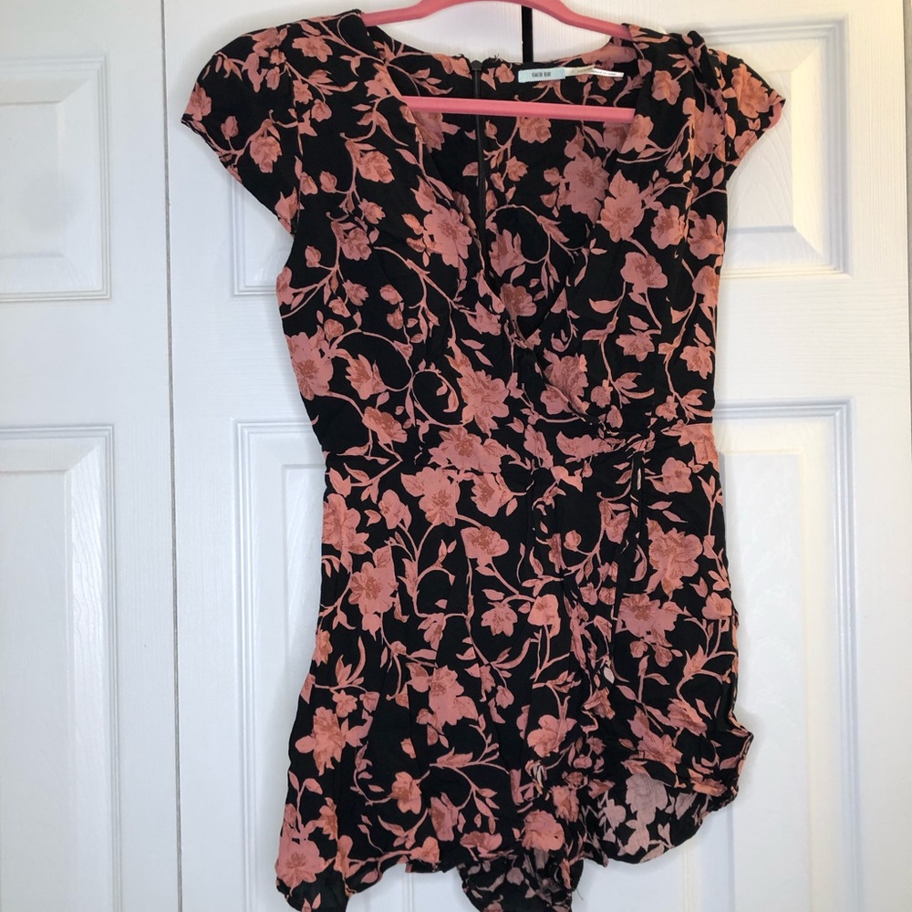 Urban Outfitters Romper - Floral Pattern